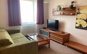 Hotel Ostrov Garni